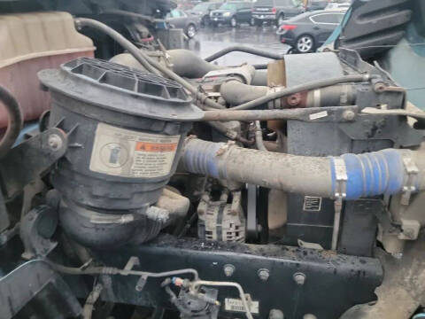 2004 Freightliner M2 106