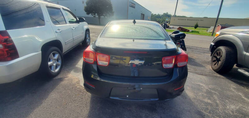 2015 Chevrolet Malibu 2LT photo 4