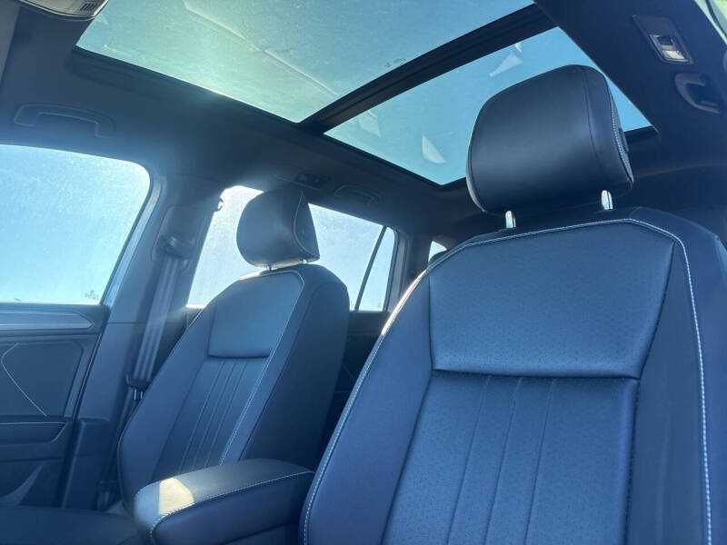 2024 Volkswagen Tiguan SE R-Line Black