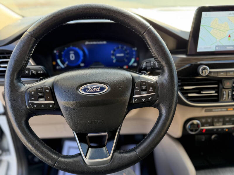 2020 Ford Escape Titanium