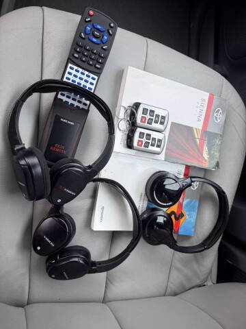 2011 Toyota Sienna XLE 8-Passenger