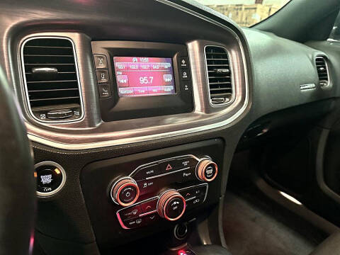 2017 Dodge Charger SE