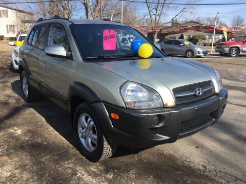 2006 Hyundai Tucson for sale at Antique Motors in Plymouth IN