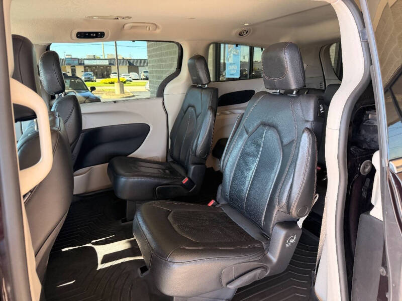 2019 Chrysler Pacifica Touring L 35th Anniversary