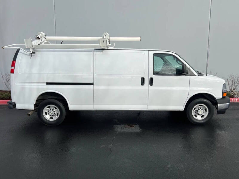 2022 Chevrolet Express 3500