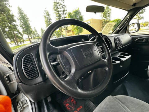 2001 Dodge Ram Van 3500