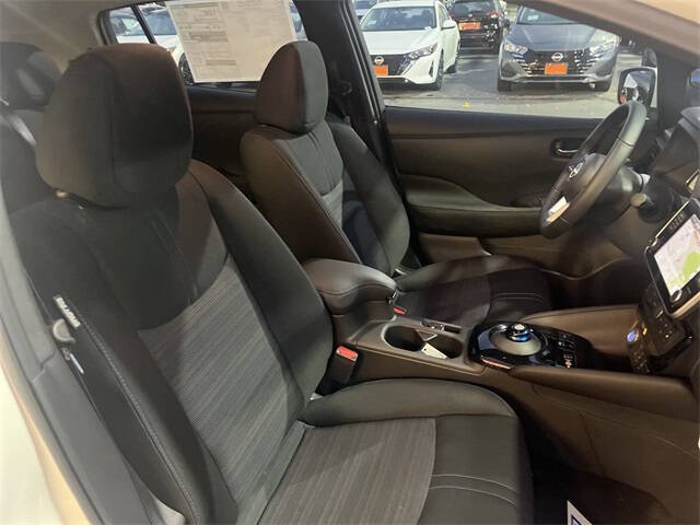 2025 Nissan LEAF SV PLUS