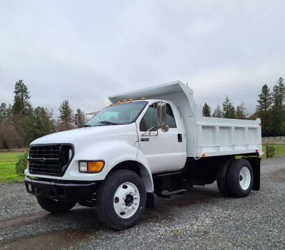 2000 Ford F650 DUMP TRUCK for sale at CPMTRUCKSALES.COM in Central Point OR