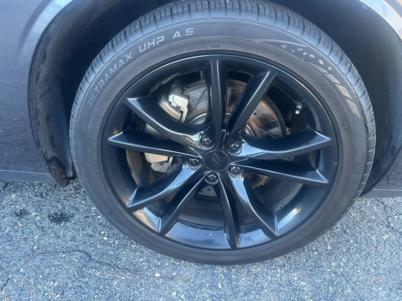 2017 Dodge Challenger R/T Shaker