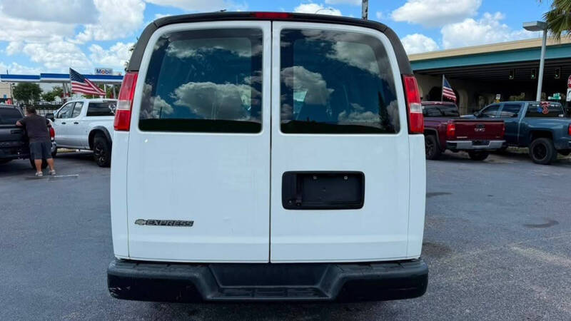 2018 Chevrolet Express 2500