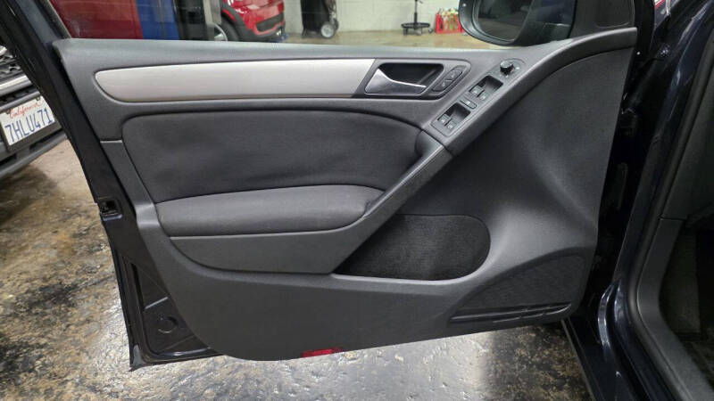 2013 Volkswagen Golf 2.5L PZEV