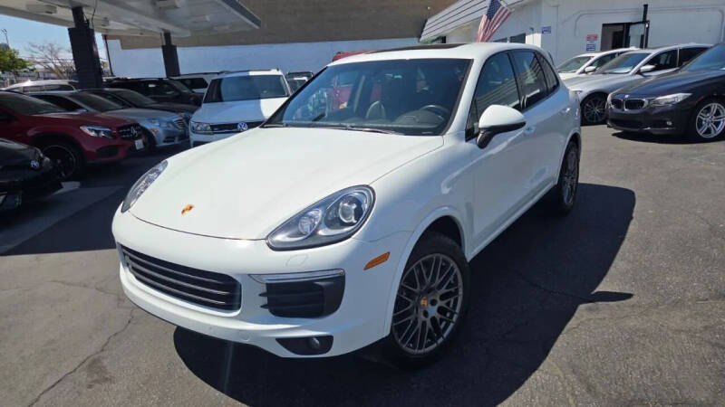 2017 Porsche Cayenne Platinum Edition