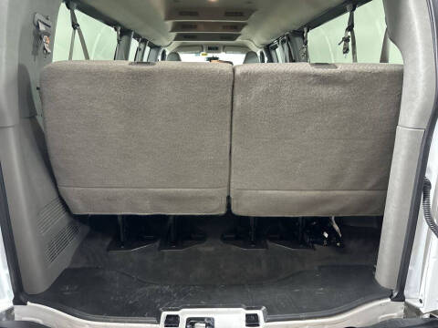 2025 Chevrolet Express LS 3500