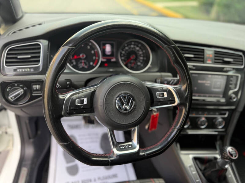 2017 Volkswagen Golf GTI S