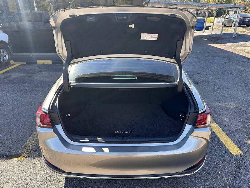 2021 Lexus ES 300h Ultra Luxury