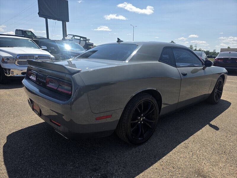 2017 Dodge Challenger SXT