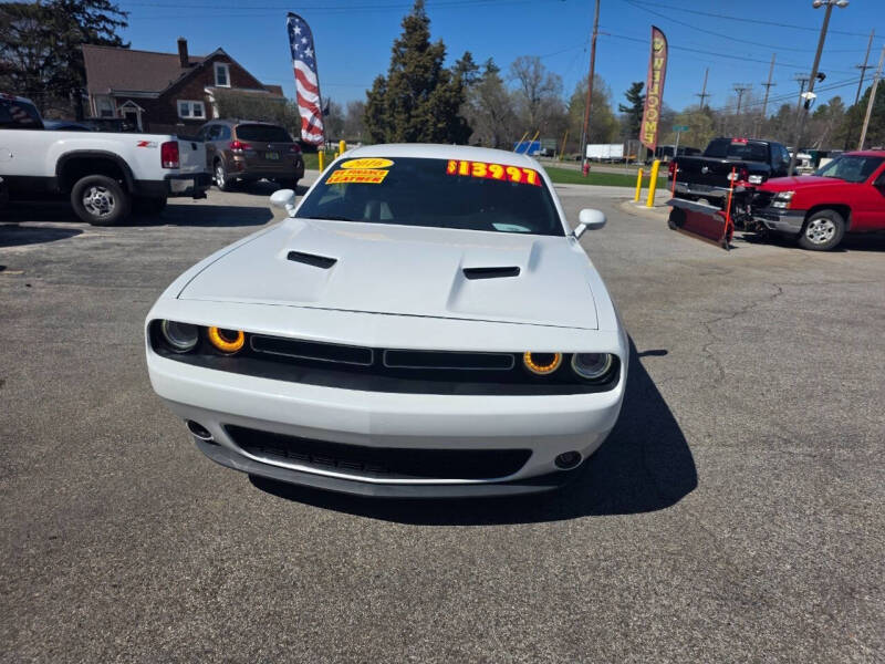 2016 Dodge Challenger SXT Plus