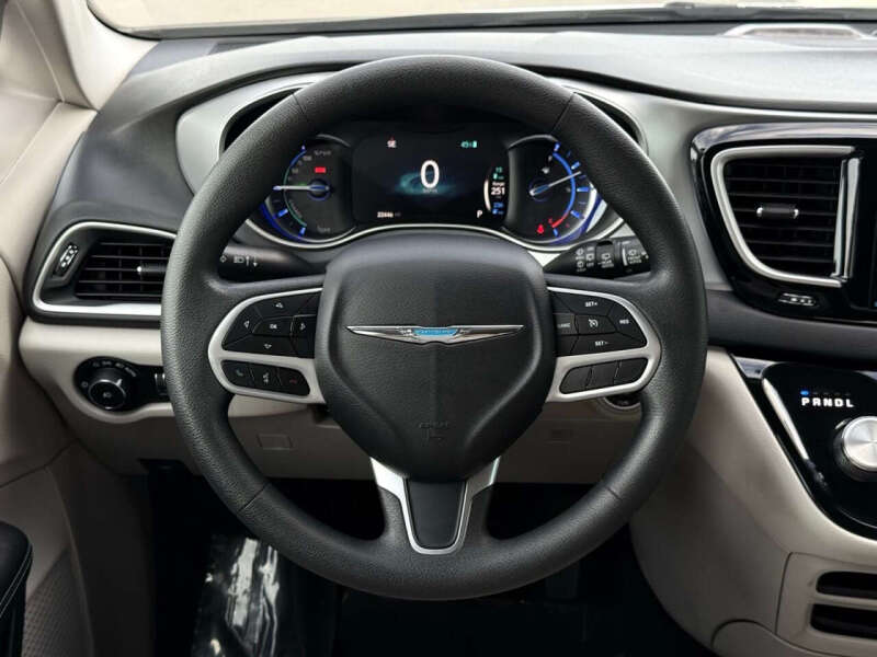 2018 Chrysler Pacifica Hybrid Touring Plus
