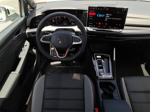 2025 Volkswagen Golf GTI SE