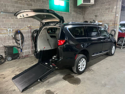 2020 Chrysler Pacifica for sale at Affordable Mobility Solutions, LLC - Affordable Mobility Solutions - Coming Soon in Wichita KS
