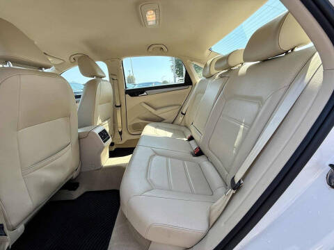 2014 Volkswagen Passat 2.5L SE PZEV