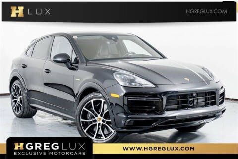 2022 Porsche Cayenne for sale at HGREG LUX EXCLUSIVE MOTORCARS in Pompano Beach FL
