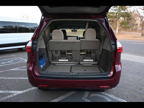 2015 Toyota Sienna LE Mobility 7-Passenger