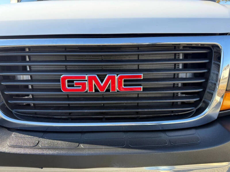 2022 GMC Savana 2500