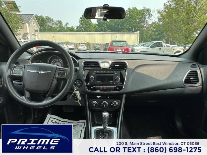 2013 Chrysler 200 LX