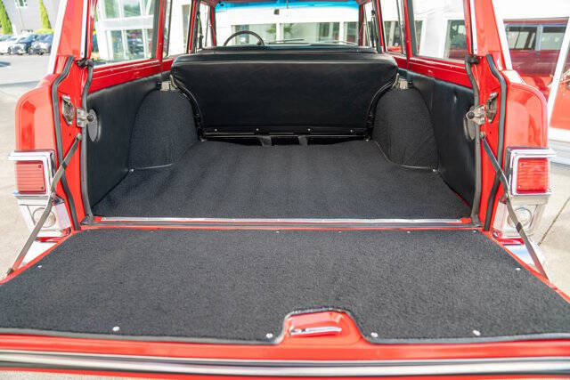 1968 Jeep Wagoneer 41