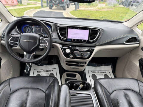 2022 Chrysler Pacifica Touring L