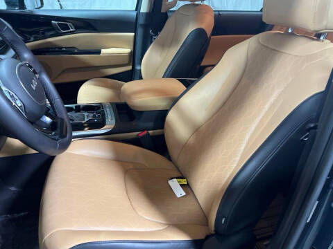 2024 Kia Carnival EX