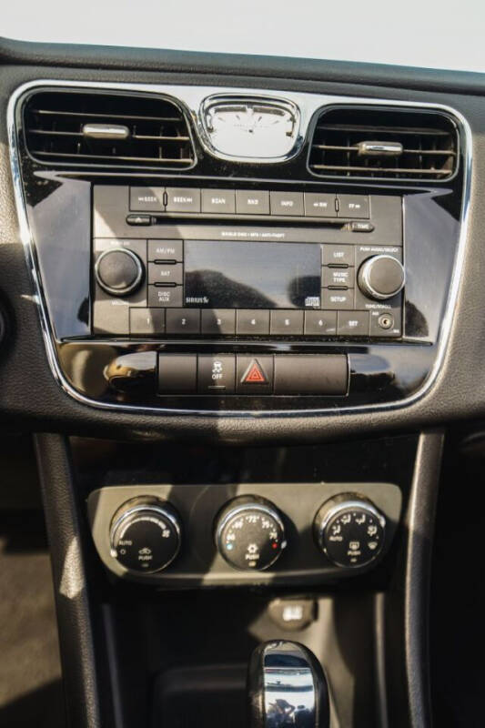 2012 Chrysler 200 Touring