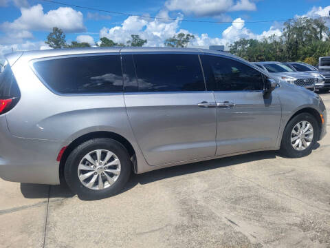 2017 Chrysler Pacifica Touring