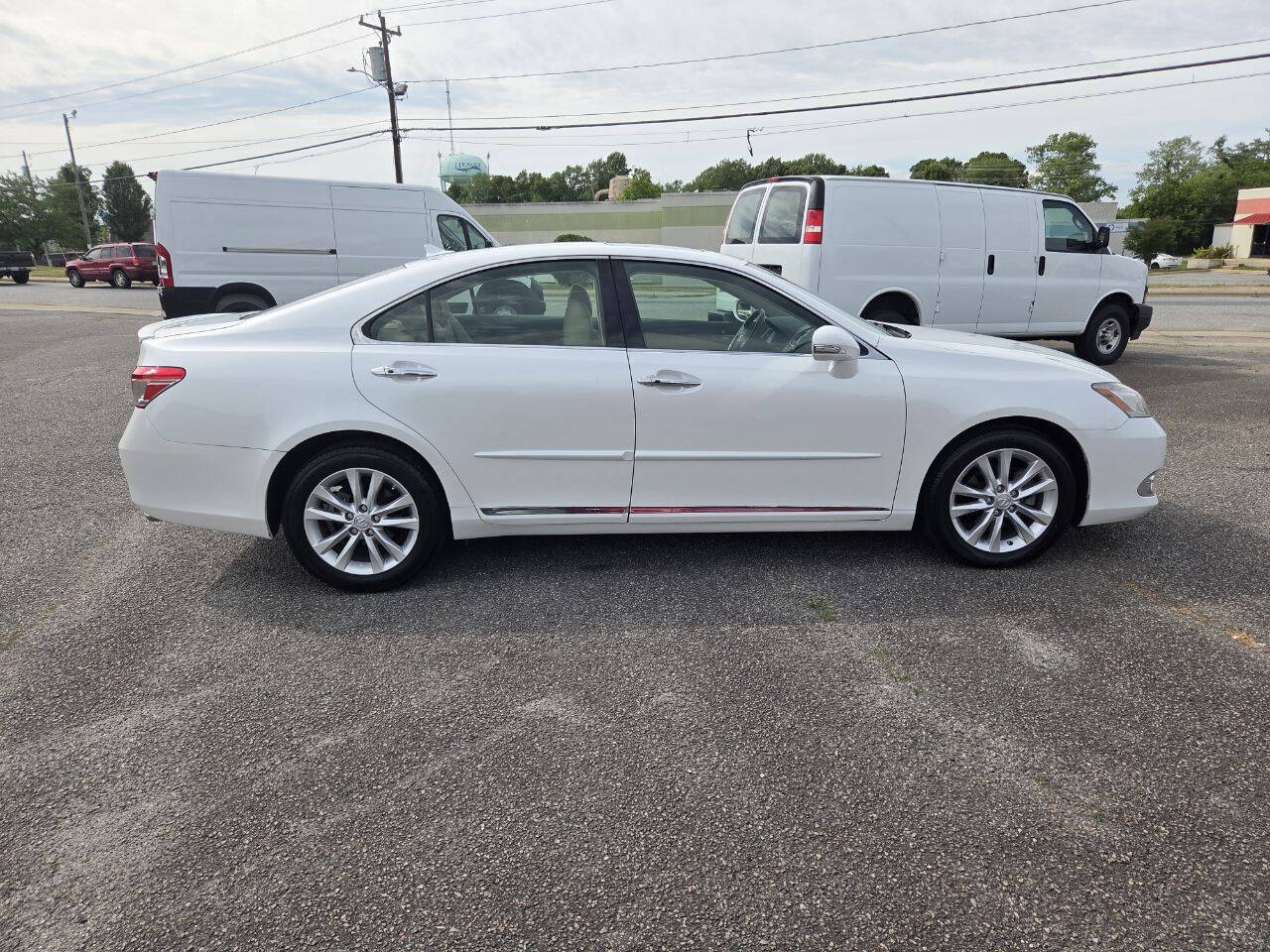 White 2012 Lexus ES 350 Base 4dr Sedan 2