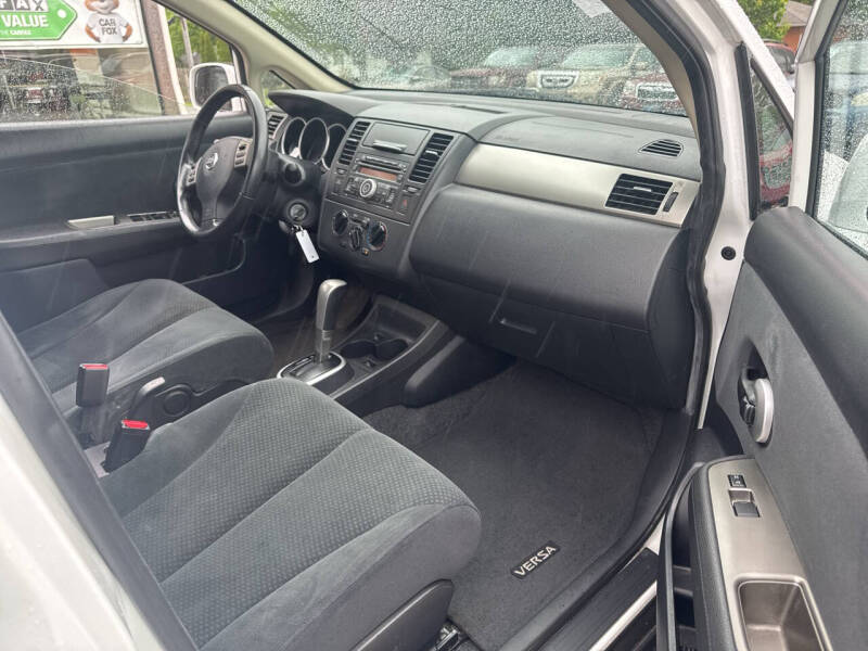 2012 Nissan Versa 1.8 S