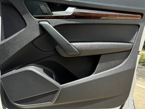 2018 Audi Q5 2.0T quattro Premium Plus