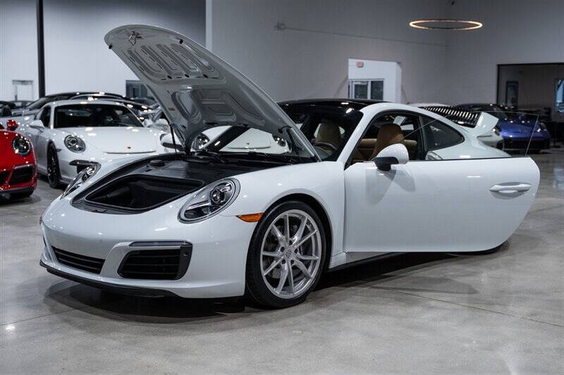2019 Porsche 911 Carrera 4
