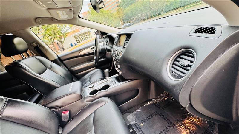 2019 Nissan Pathfinder SL