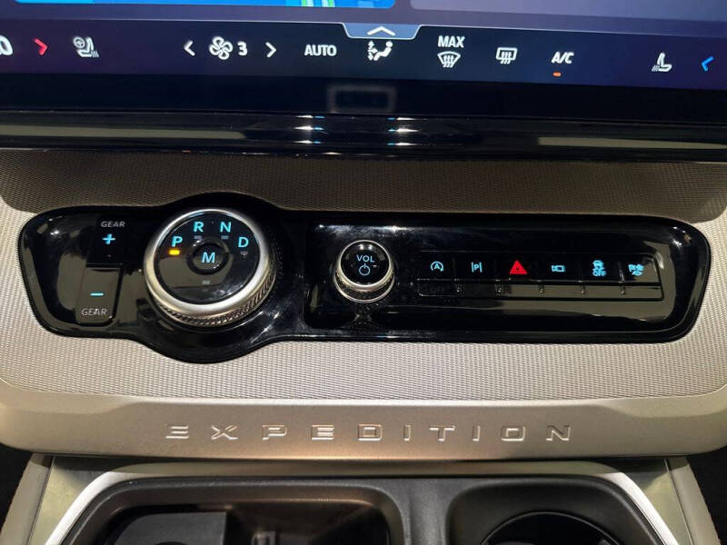 2025 Ford Expedition Active