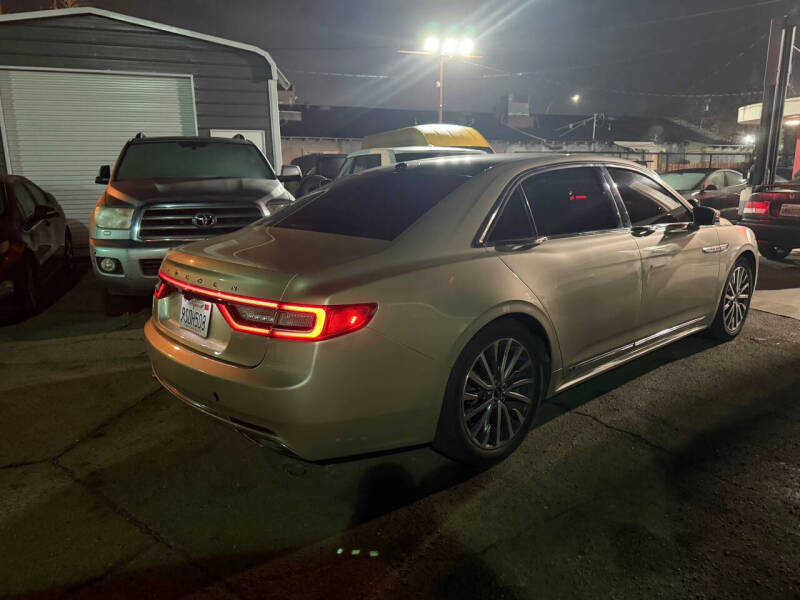 2017 Lincoln Continental Select