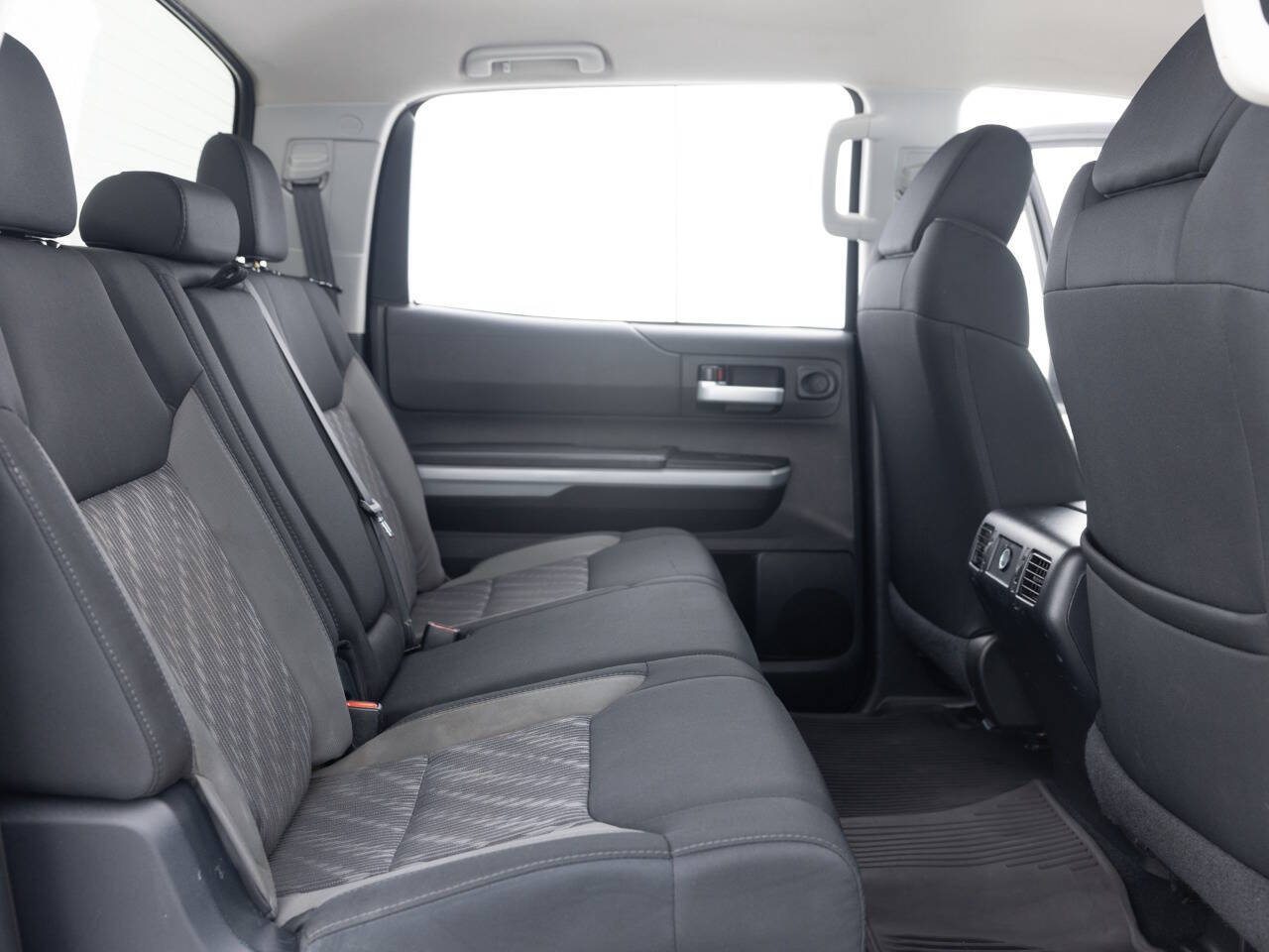 Used Car 2018 Toyota Tundra  Sr5 4x4 4dr Crewmax Cab Pickup Sb (5.7l V8) For Sale Under $30,000 In Coal City, Illinois