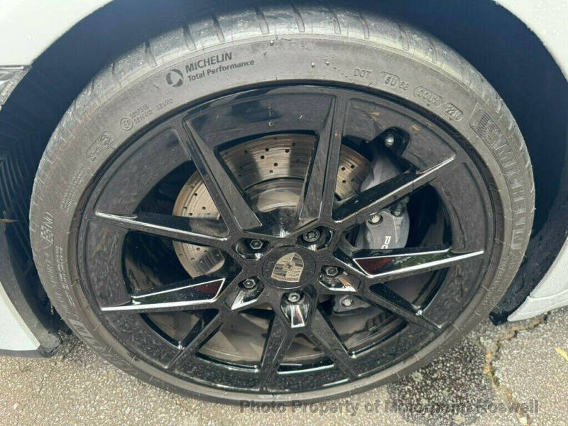 2025 Porsche 911 Carrera