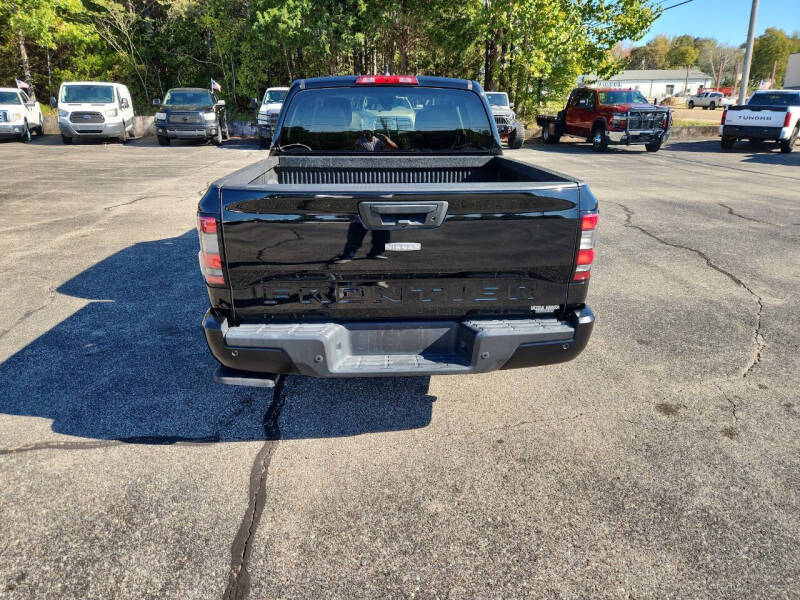 2022 Nissan Frontier SV