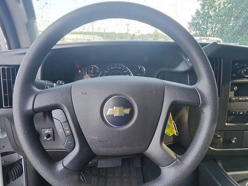 2025 Chevrolet Express LT 3500