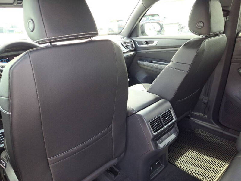 2026 Volkswagen Atlas Cross Sport SEL R-Line Black 4Motion