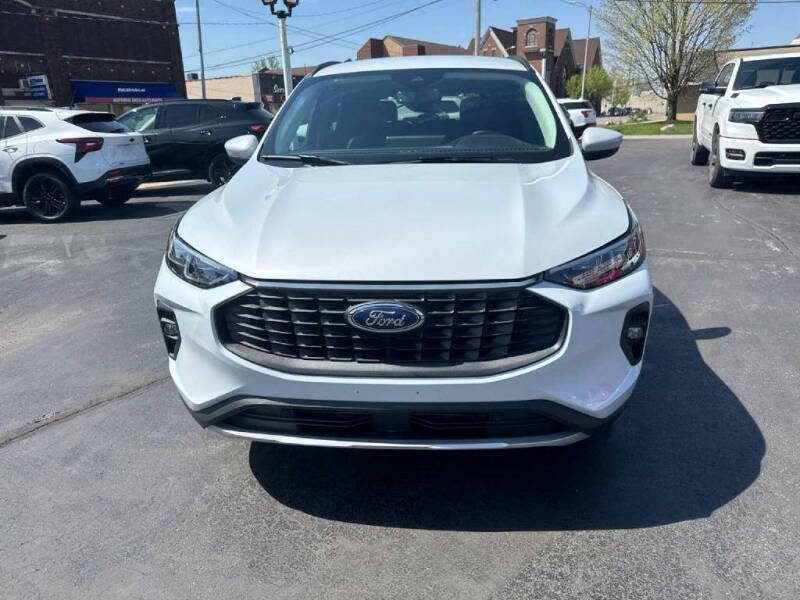 2025 Ford Escape Platinum