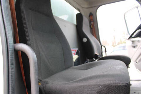 2013 Freightliner M2 106