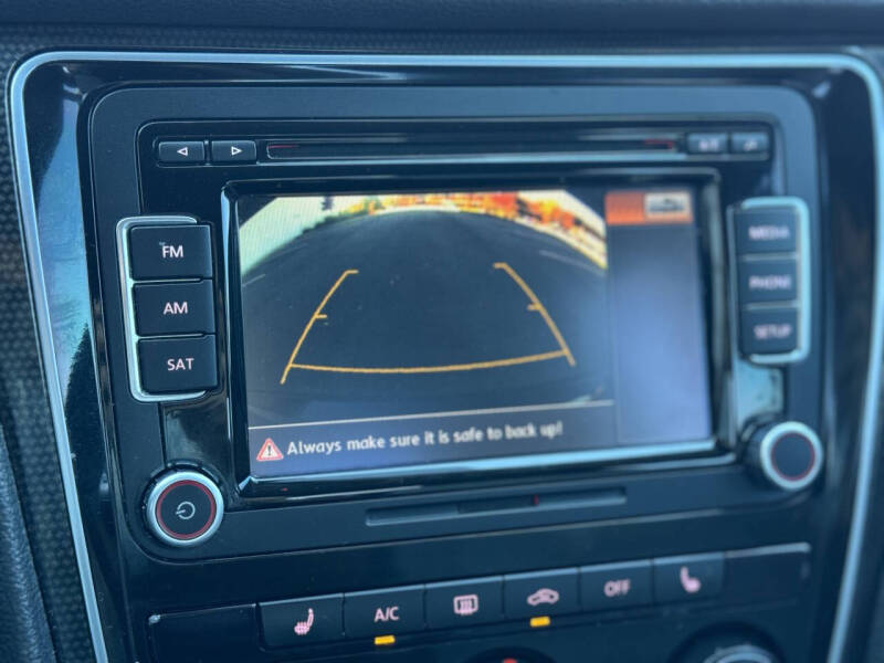 2015 Volkswagen Passat 1.8T Sport