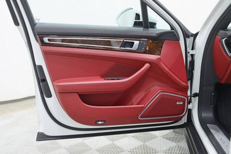 2022 Porsche Panamera